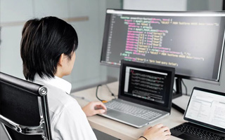 高安 ,php声明和调用变量的符号是什么？